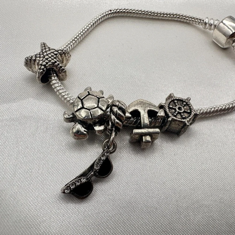 Vintage 80s Beach Charm Bracelet Silver Tone Starfish Turtle Ship‎ Wheel Jewelry